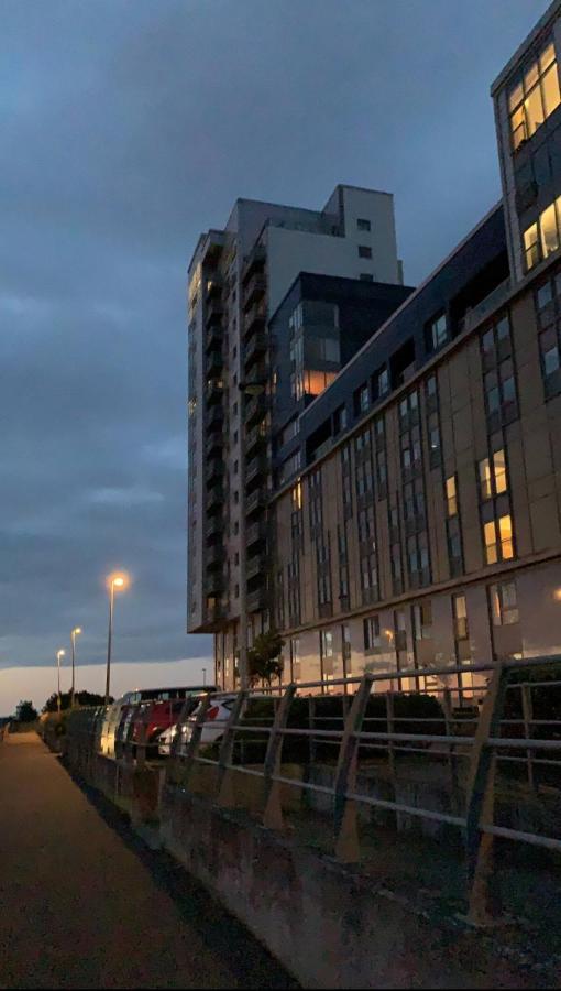 Beautiful Modern Sea-Side Apartment In The City Эдинбург Экстерьер фото